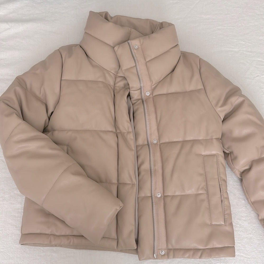 Abercrombie nude puffer jacket